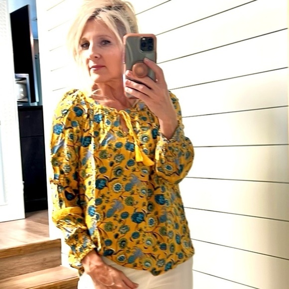 ⭐️Anthro’s Jane & Delancey, Yellow Pineapple Floral Top,Super Soft, Pull-Over, M - Picture 1 of 13